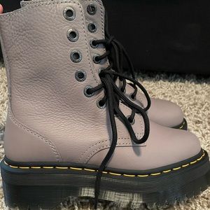 Jadon III zinc gray Dr. Martens